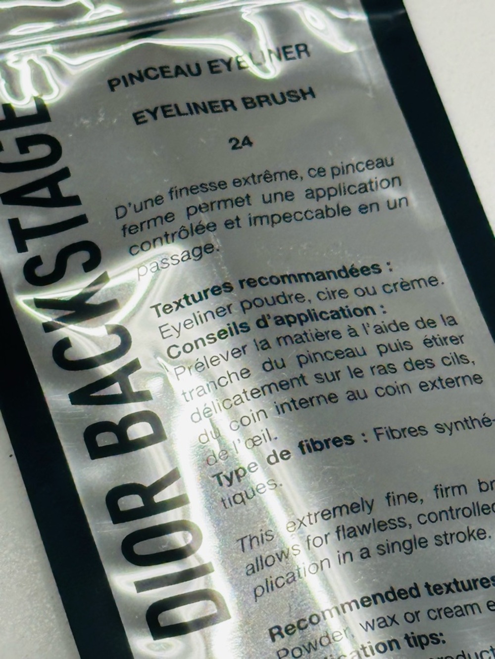 Dior Backstage Eyeliner Brush No 24 - Picture 3 of 4